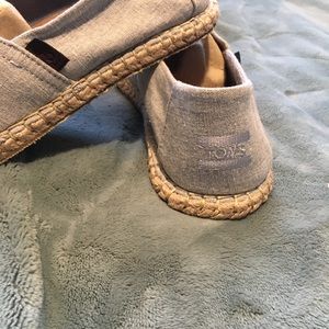 NIB Toms size 8.5